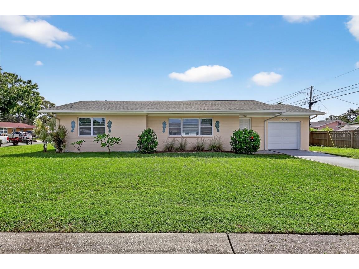 1424 York Street S Gulfport FL 33707 TB8419665 image1