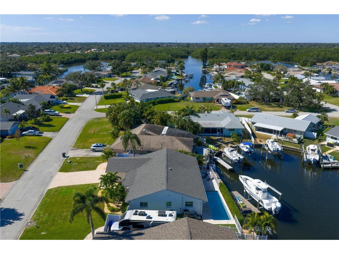 1425 50th Avenue NE Saint Petersburg FL 33703 - TAMPA BAY TB8445922 image37