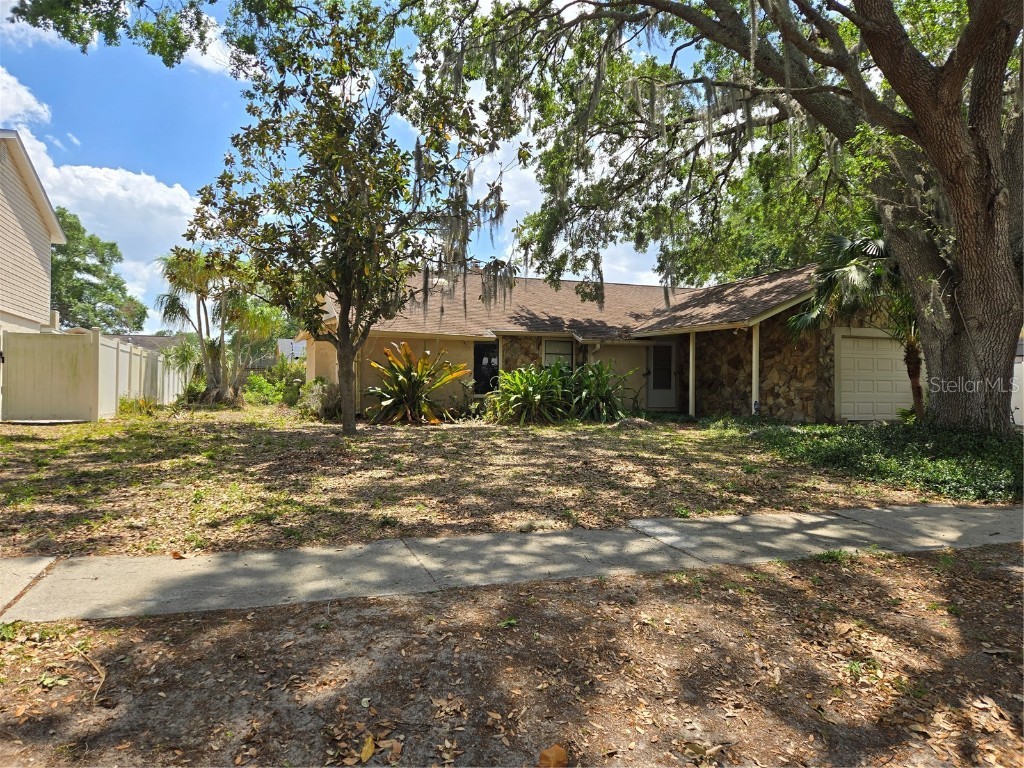 1425 Corner Oaks Drive Brandon FL 33510 TB8372131 image1