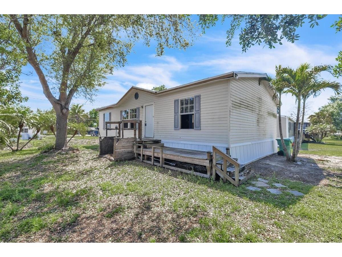 1425 Hickory Avenue Punta Gorda FL 33950 C7523839 image1
