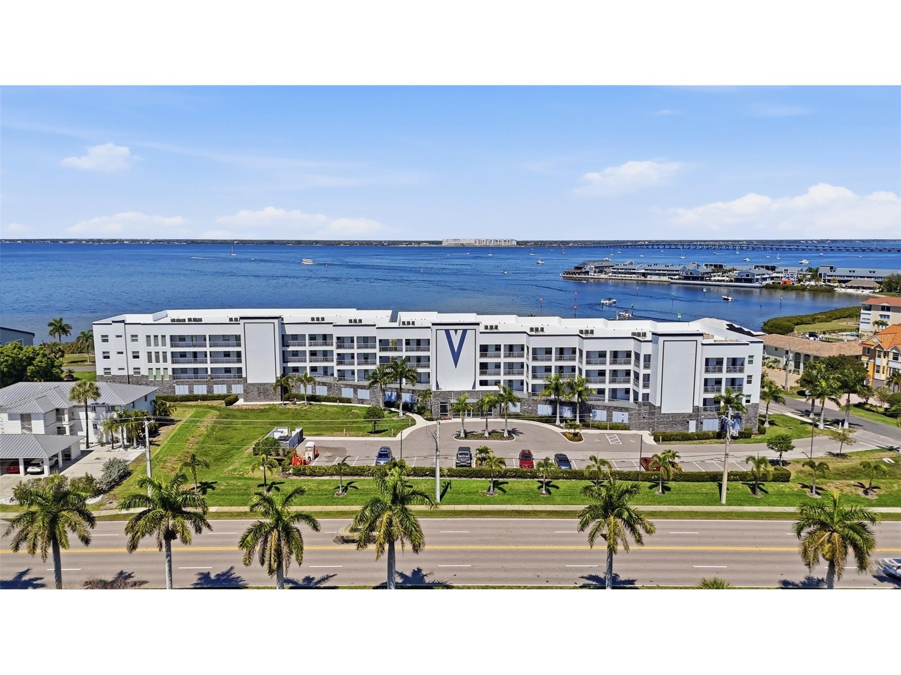 1425 Park Beach Circle #124 Punta Gorda FL 33950 - CHARLOTTE HARBOR C7523629 image1