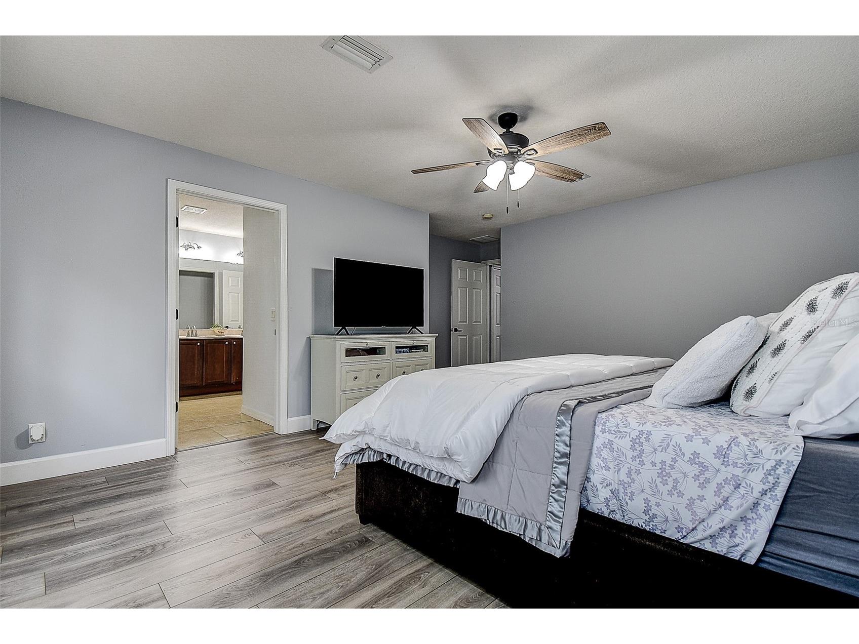 1426 Hillview Lane Tarpon Springs FL 34689 W7886821 image17