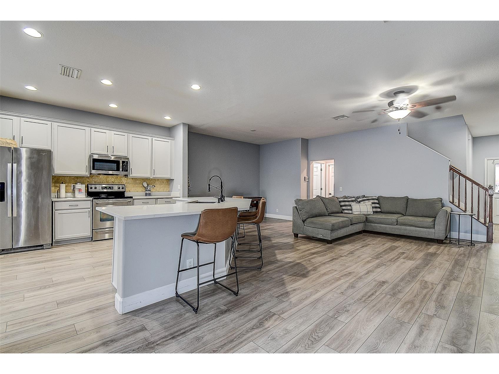 1426 Hillview Lane Tarpon Springs FL 34689 W7886821 image9