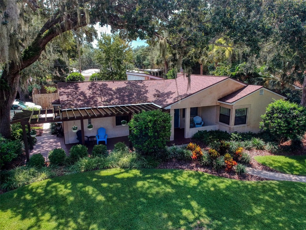 1426 Magnolia Street New Smyrna Beach FL 32168 V4927868 image1