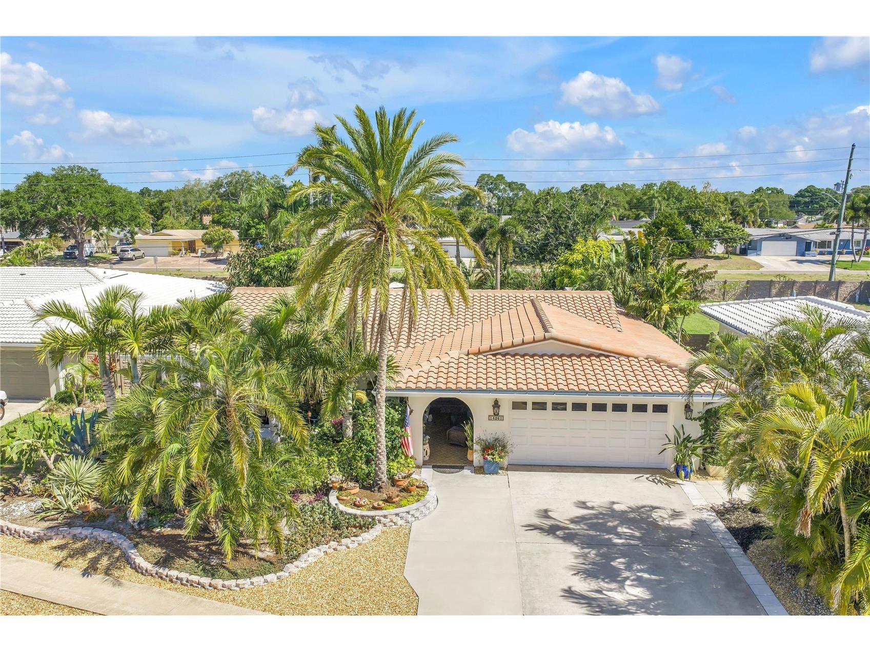 14261 Passage Way Seminole FL 33776 TB8498228 image1