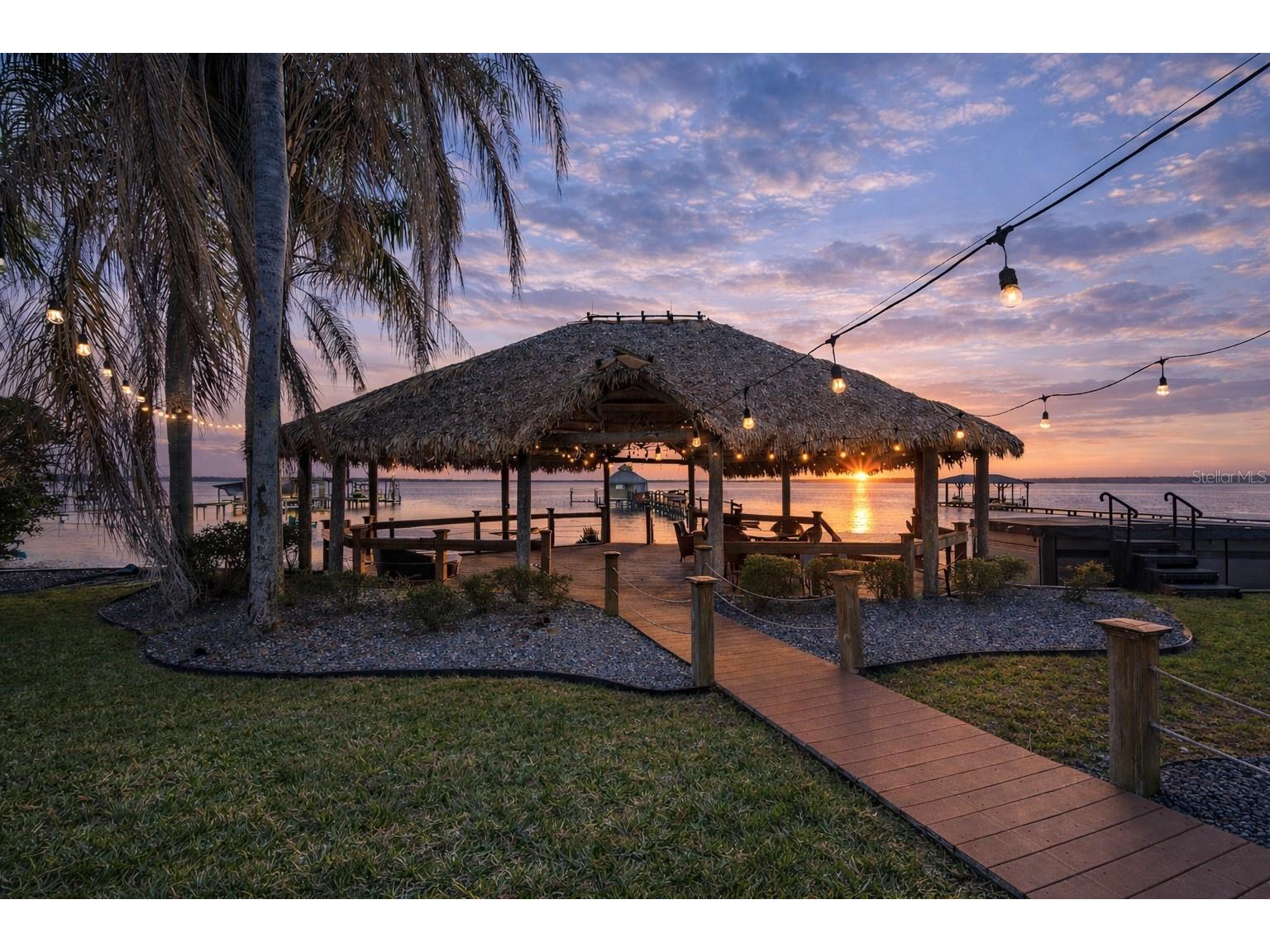 14261 SE 128th Street Ocklawaha FL 32179 - LAKE WEIR OM722668 image1