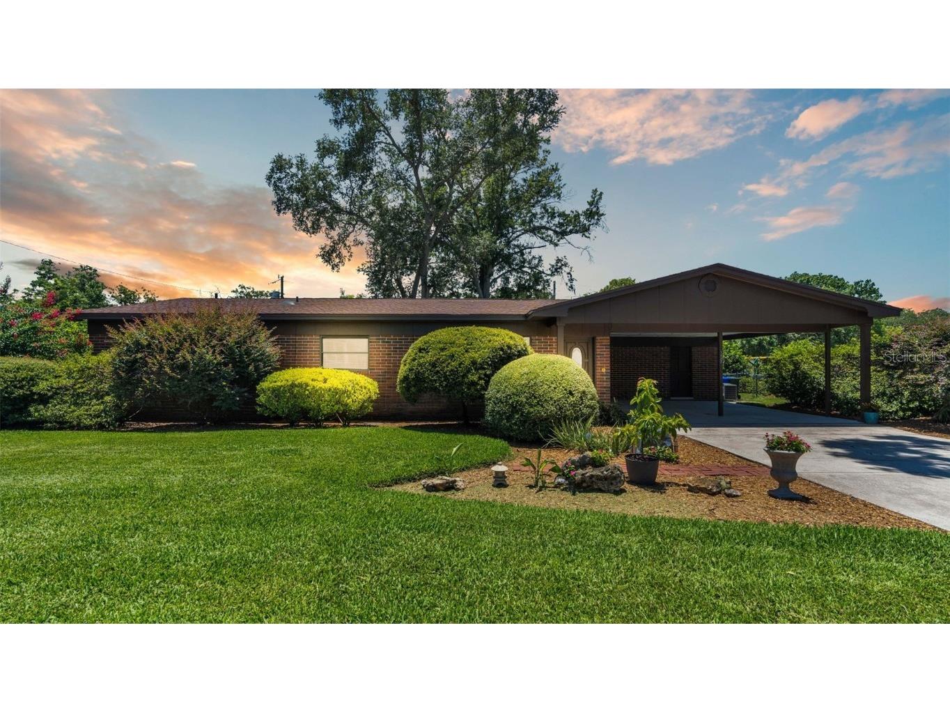 1427 Phyllis Street Lakeland FL 33803 L4945673 image1