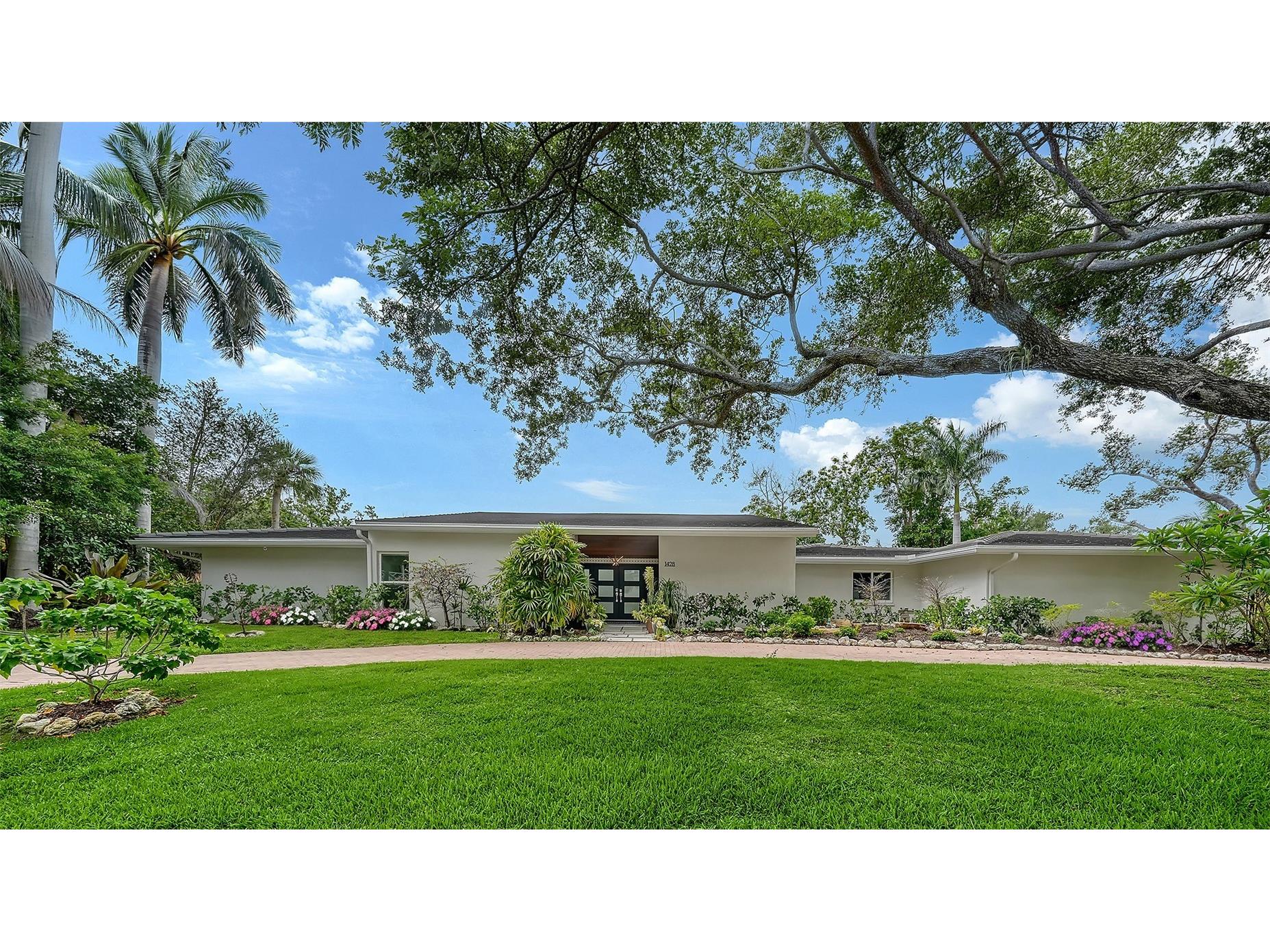 1428 Pine Bay Drive Sarasota FL 34231 A4695249 image1