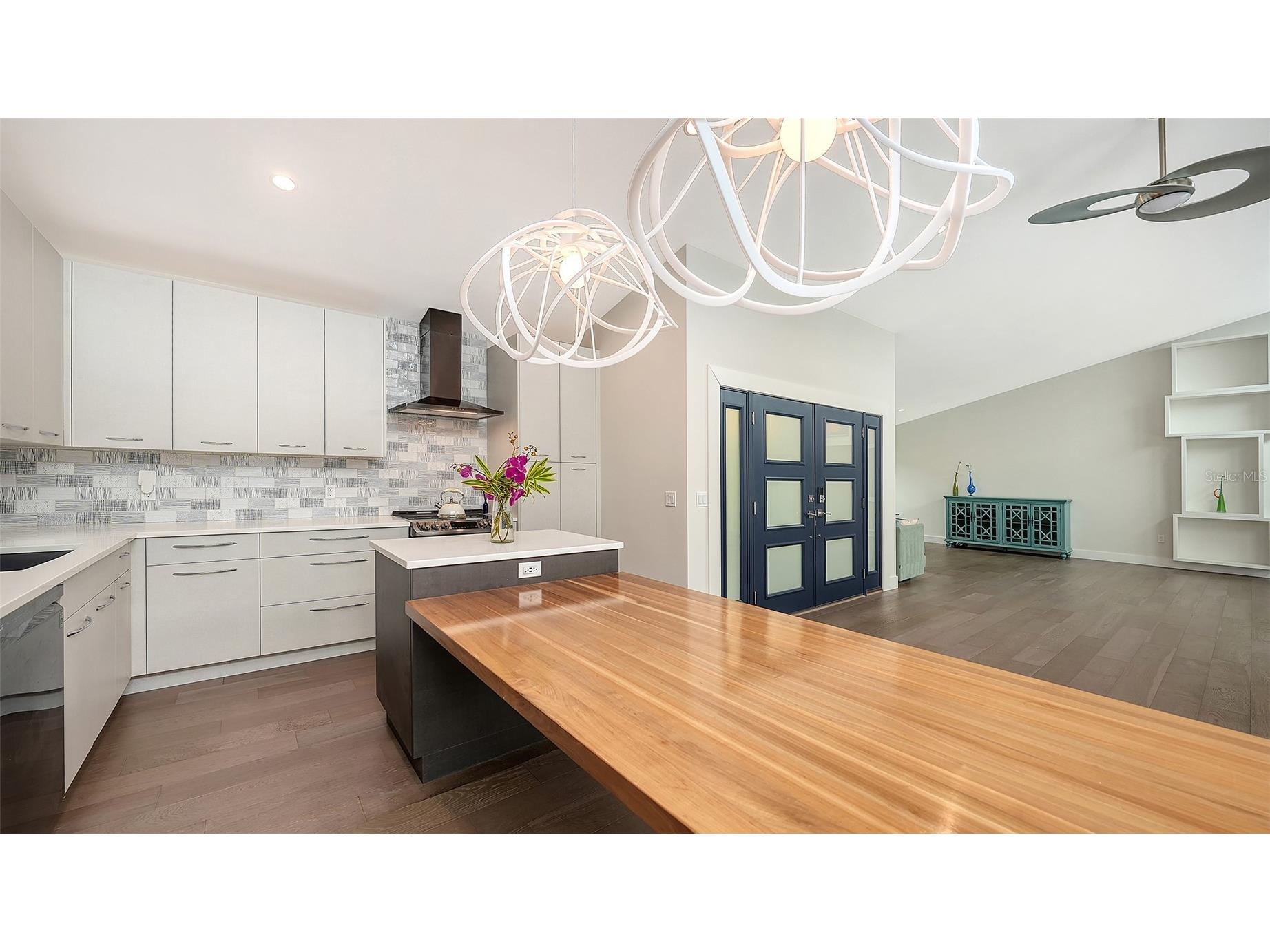 1428 Pine Bay Drive Sarasota FL 34231 A4695249 image15