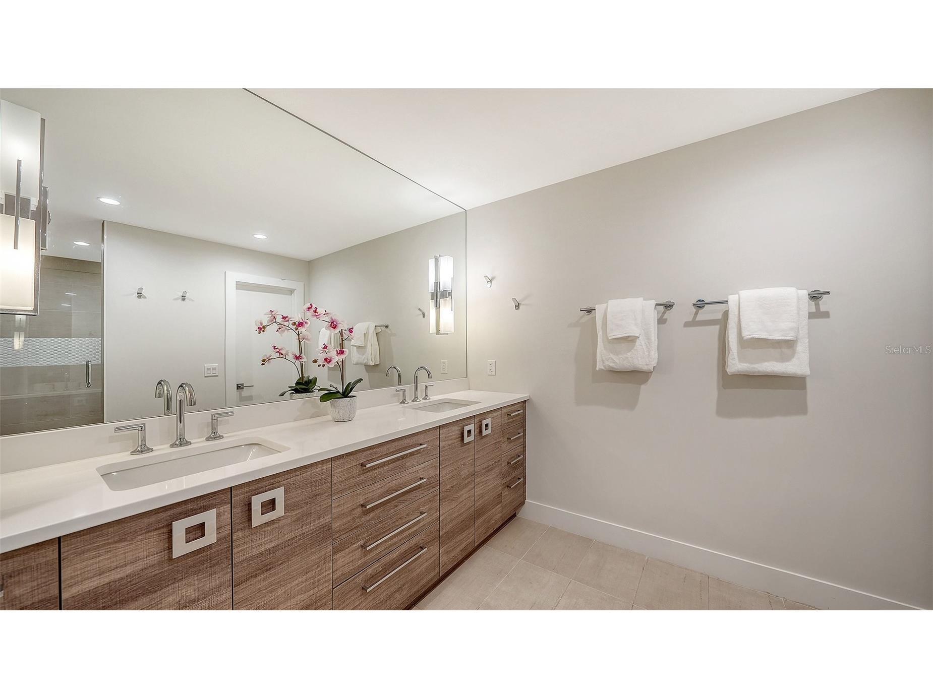 1428 Pine Bay Drive Sarasota FL 34231 A4695249 image21