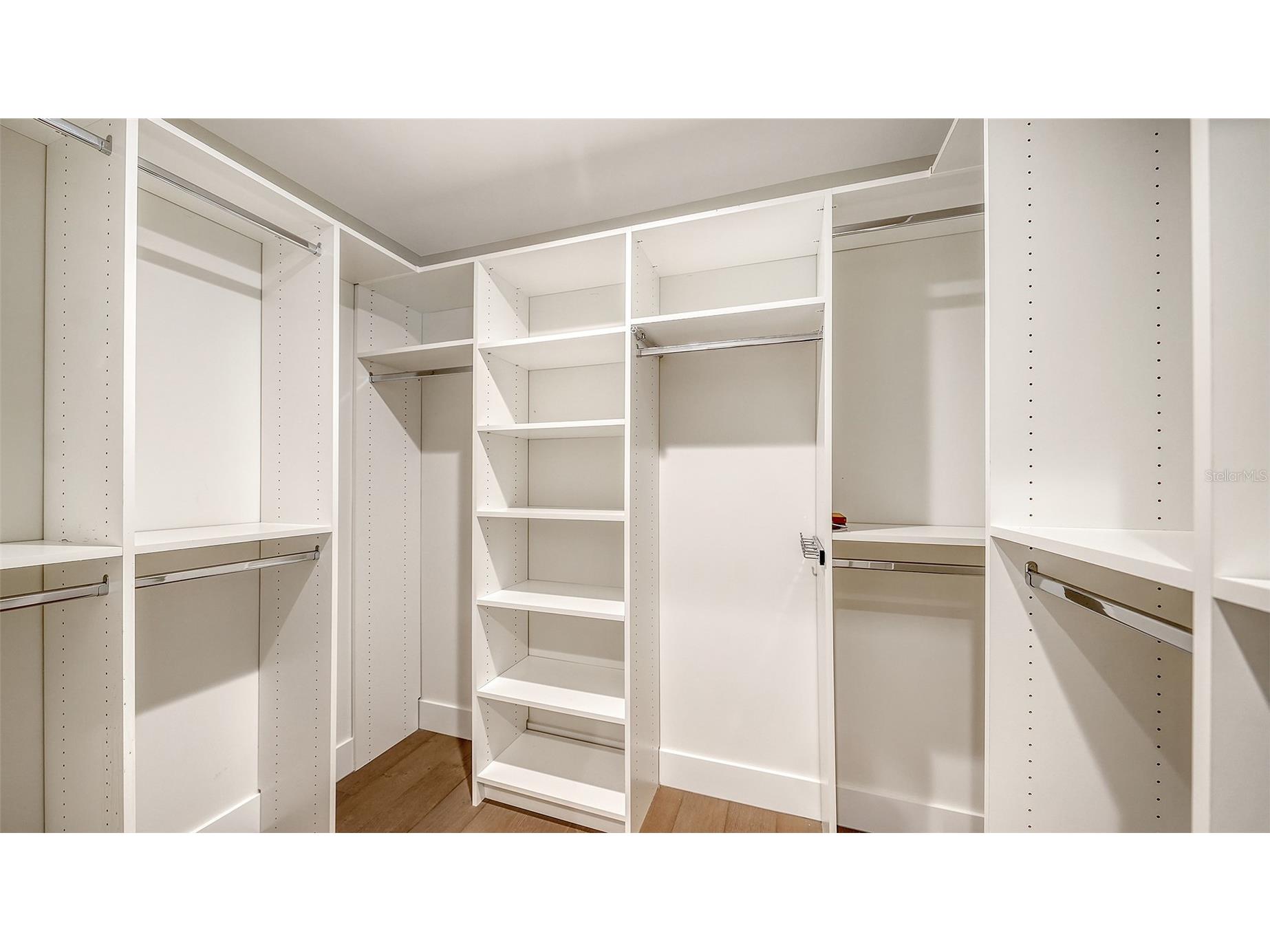 1428 Pine Bay Drive Sarasota FL 34231 A4695249 image24
