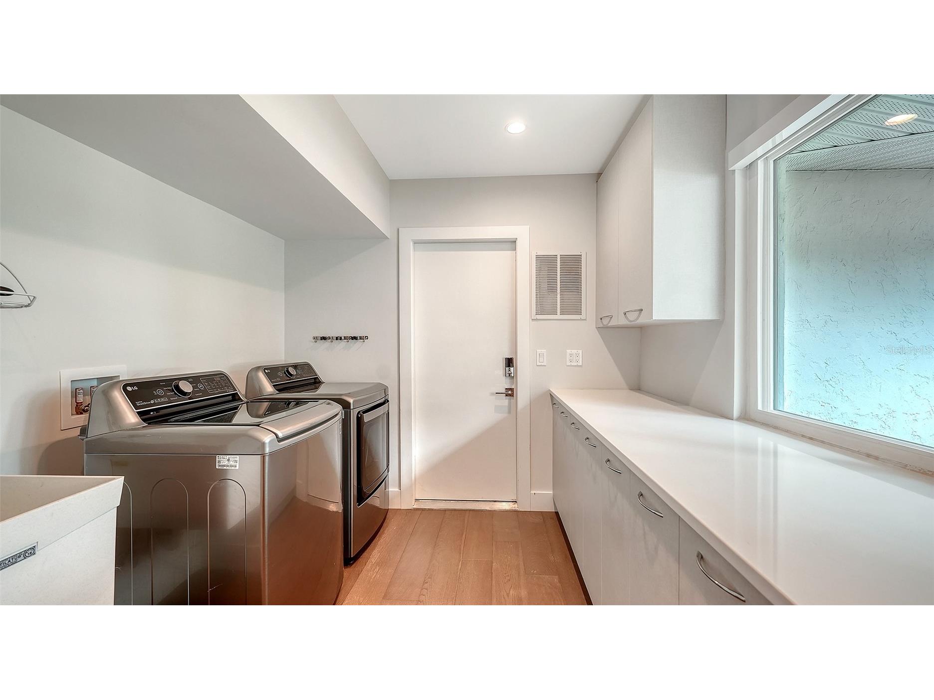 1428 Pine Bay Drive Sarasota FL 34231 A4695249 image32