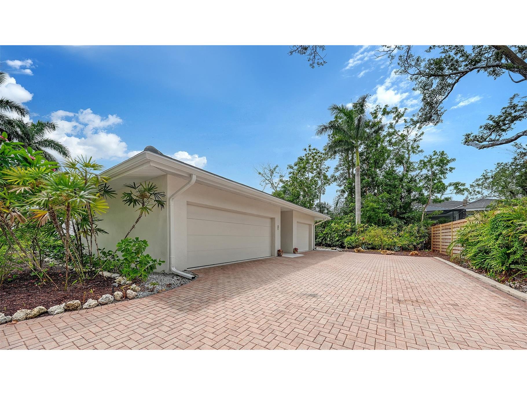 1428 Pine Bay Drive Sarasota FL 34231 A4695249 image38