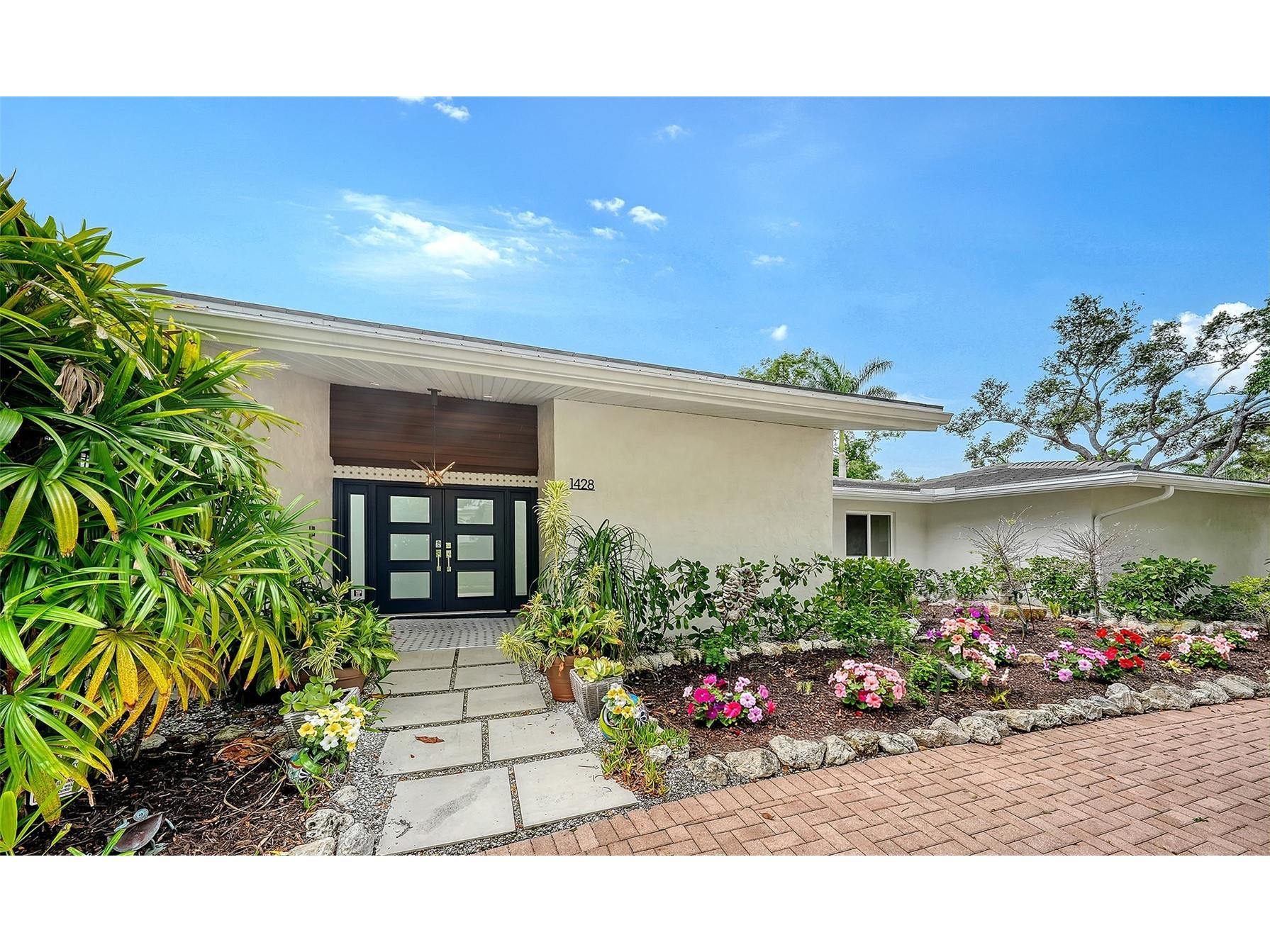 1428 Pine Bay Drive Sarasota FL 34231 A4695249 image4