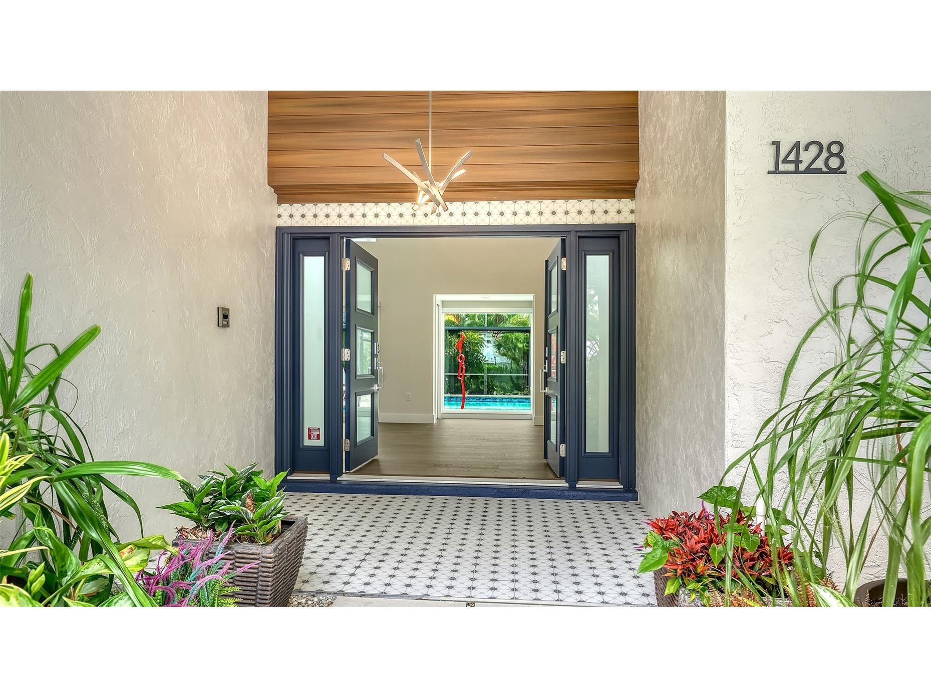1428 Pine Bay Drive Sarasota FL 34231 A4695249 image5
