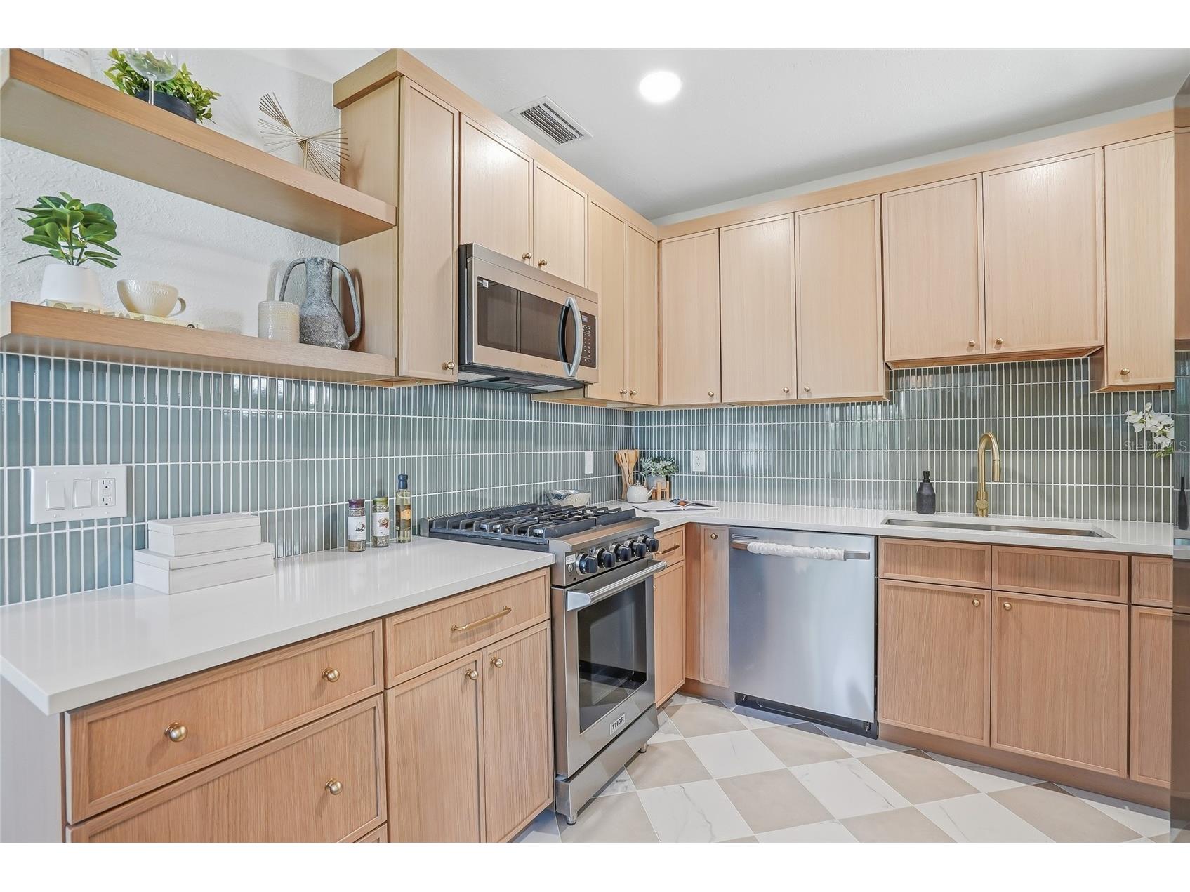 1429 E Park Circle Tampa FL 33604 TB8486031 image7