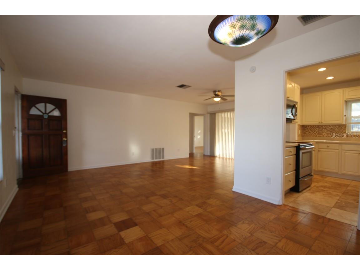 1429 Seabreeze Street Clearwater FL 33756 TB8452535 image2