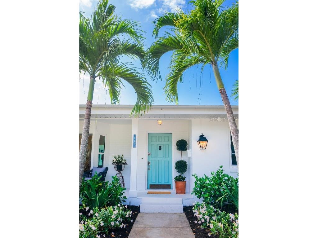 143 Catalan Boulevard NE Saint Petersburg FL 33704 U8217587 image1