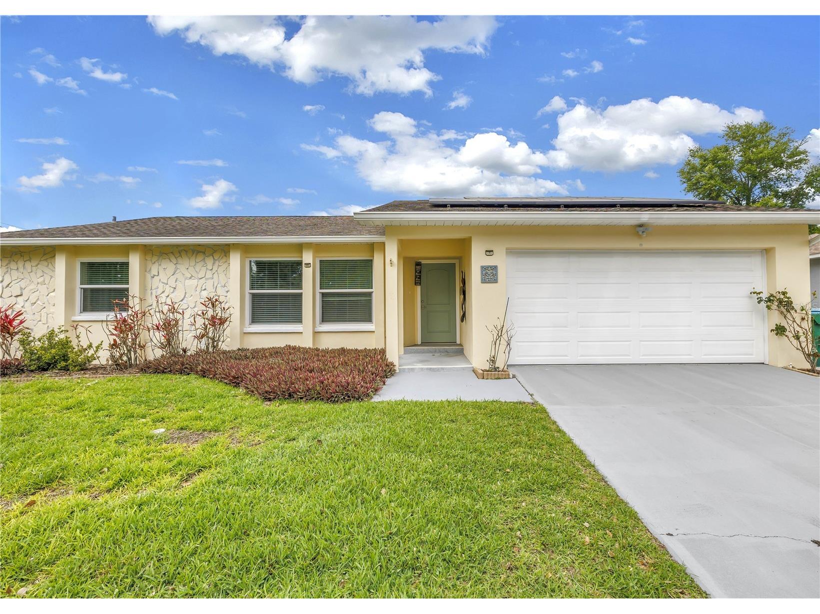 143 Cherry Laurel Drive Palm Harbor FL 34683 TB8492795 image1