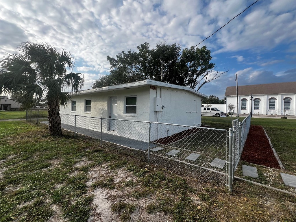 143 D Street Lake Wales FL 33853 L4945255 image100