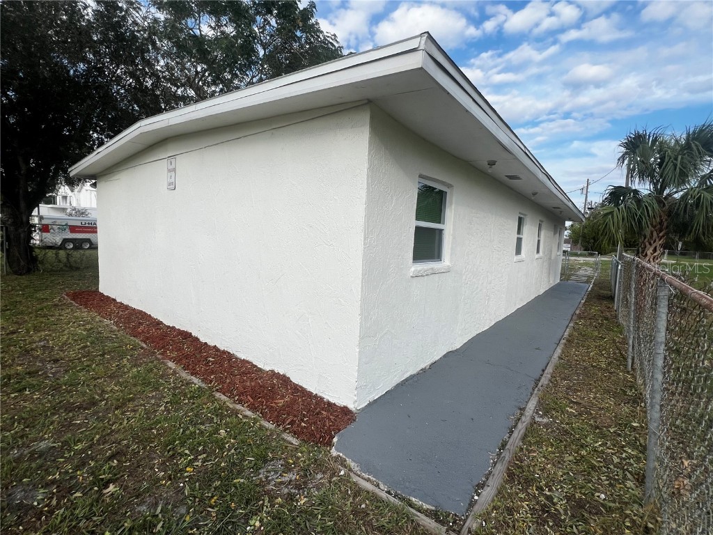 143 D Street Lake Wales FL 33853 L4945255 image70