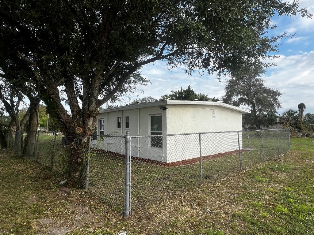 143 D Street Lake Wales FL 33853 L4945255 image91