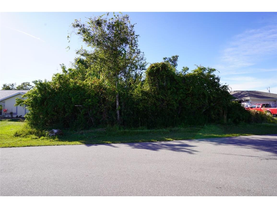 143 Rosemary Street Port Charlotte FL 33954 C7484068 image1