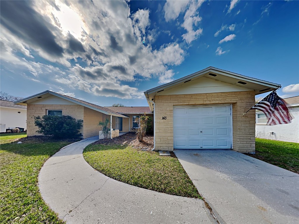 143 Valley Circle Brandon FL 33510 T3435222 image1