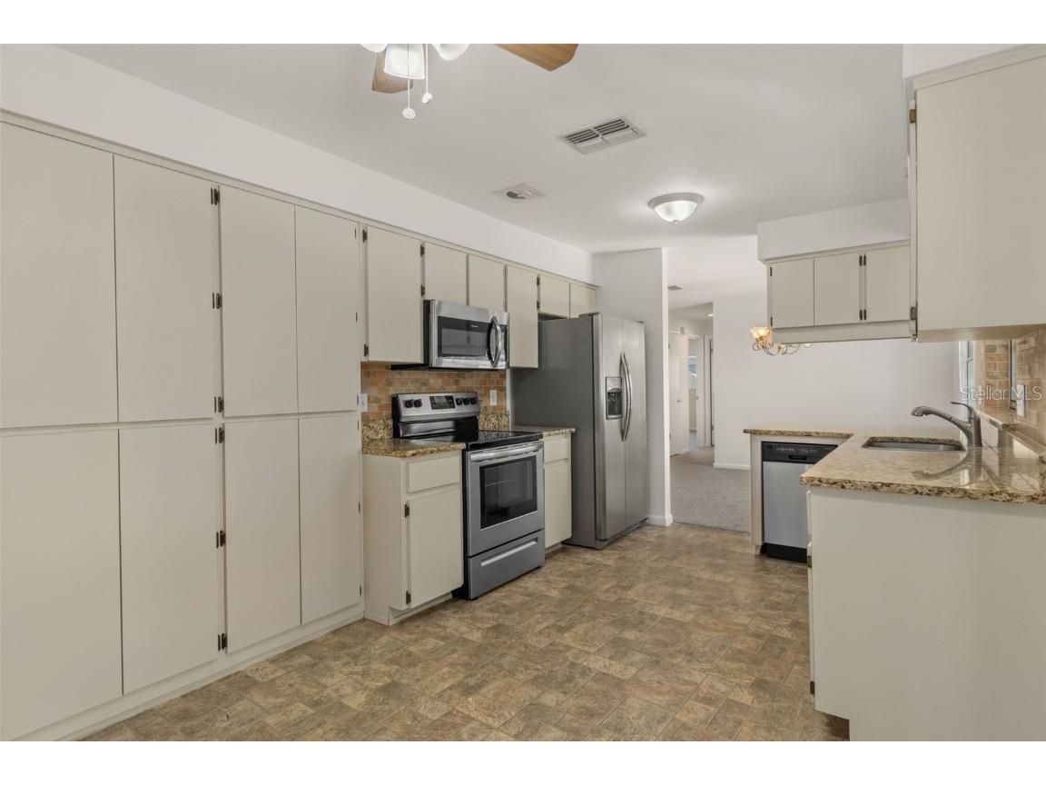 143 W Hollyfern Place Beverly Hills FL 34465 W7879219 image18