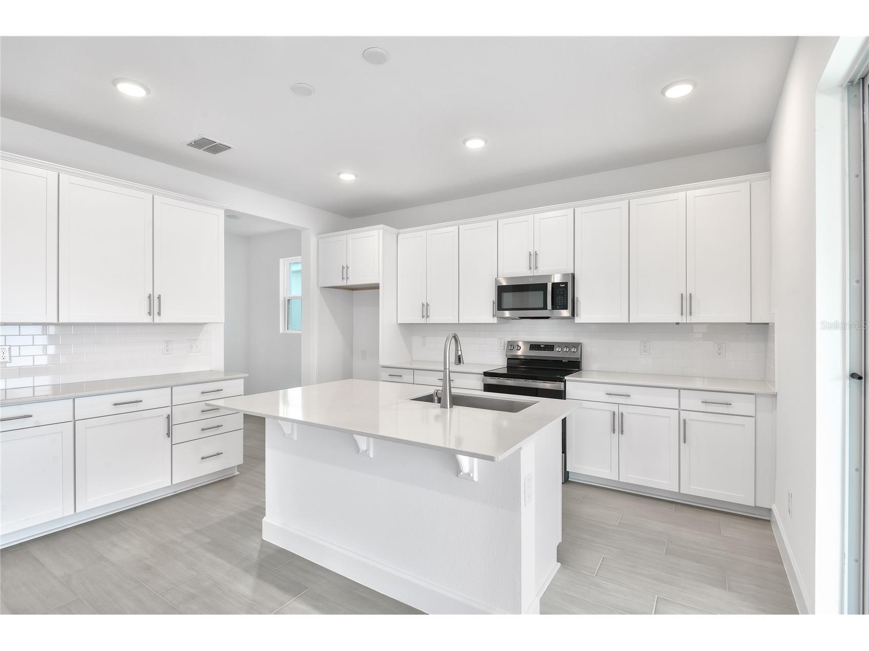 143 Waterstone Loop Tavares FL 32778 S5148330 image8