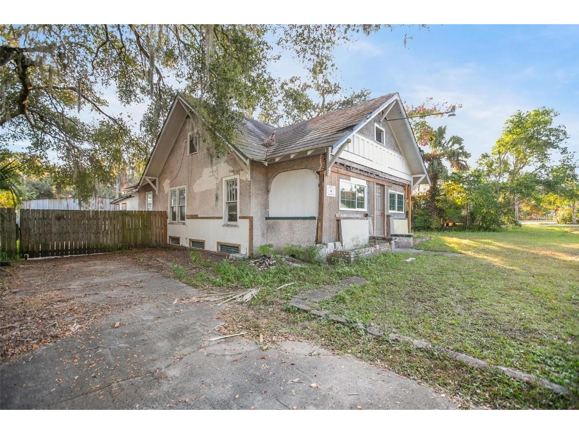 1430 E New York Avenue Deland FL 32724 V4946145 image1