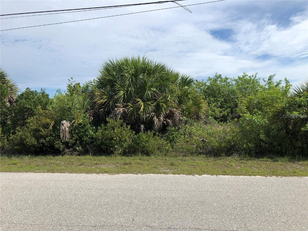 14306 Port Huron Avenue Port Charlotte FL 33981 - KEYSTONE WATERWAY C7488344 image1