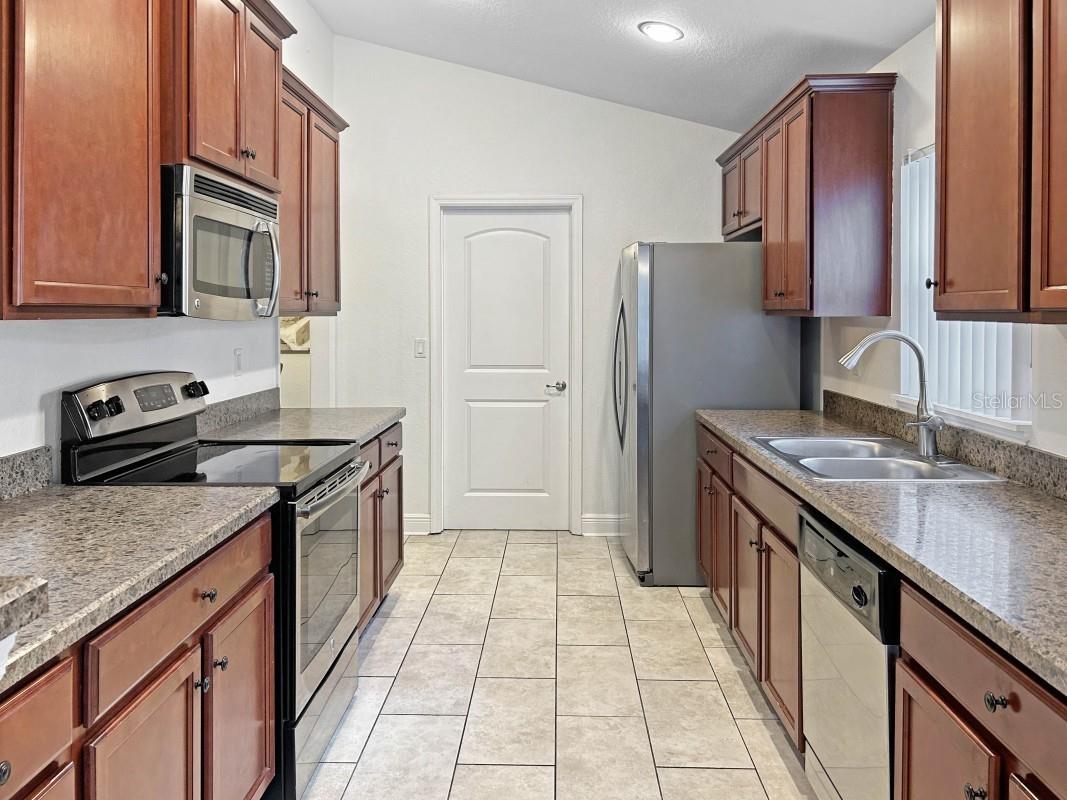 14310 Edinburgh Moor Drive Wimauma FL 33598 A4694757 image6