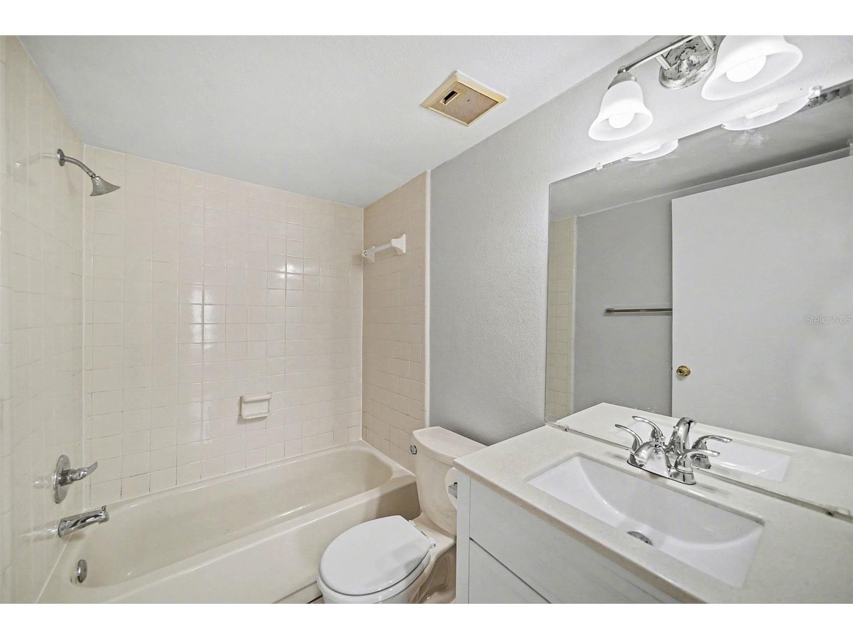 14312 Hanging Moss Circle #101 Tampa FL 33613 TB8466595 image16