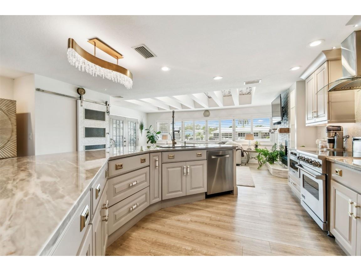 1432 50th Avenue NE Saint Petersburg FL 33703 TB8395985 image17