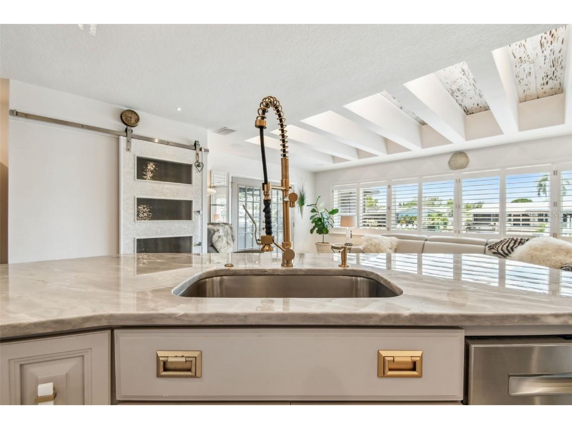 1432 50th Avenue NE Saint Petersburg FL 33703 TB8395985 image8