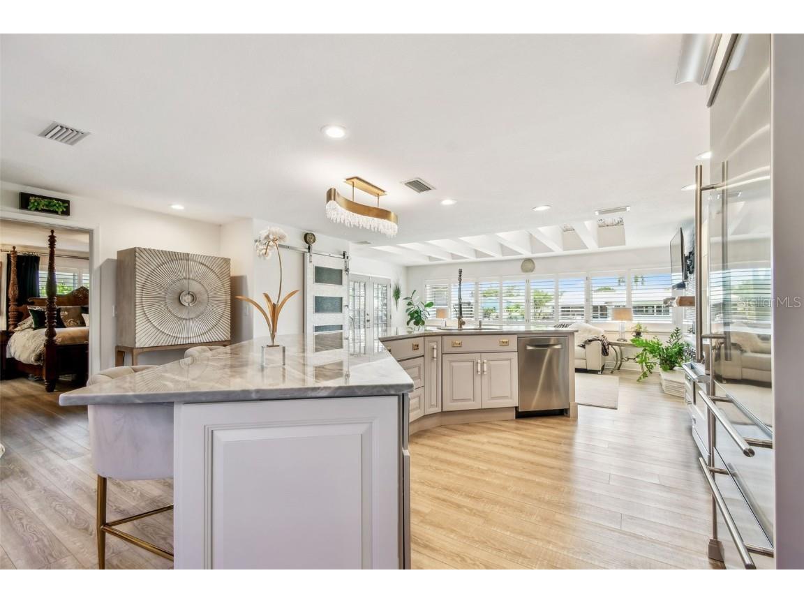 1432 50th Avenue NE Saint Petersburg FL 33703 TB8395985 image9