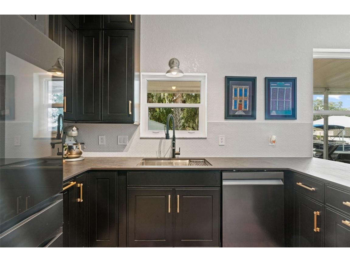 1432 SE 4th Avenue Crystal River FL 34429 OM710846 image19