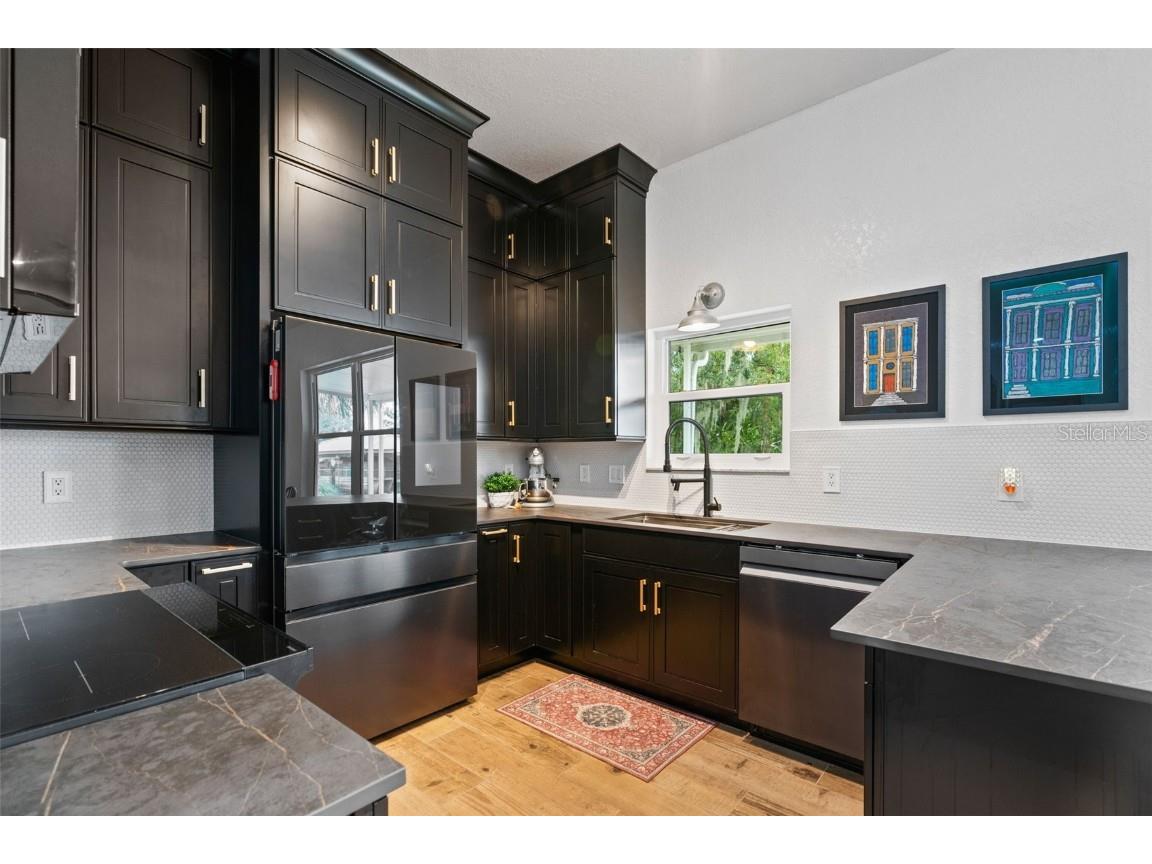 1432 SE 4th Avenue Crystal River FL 34429 OM710846 image3