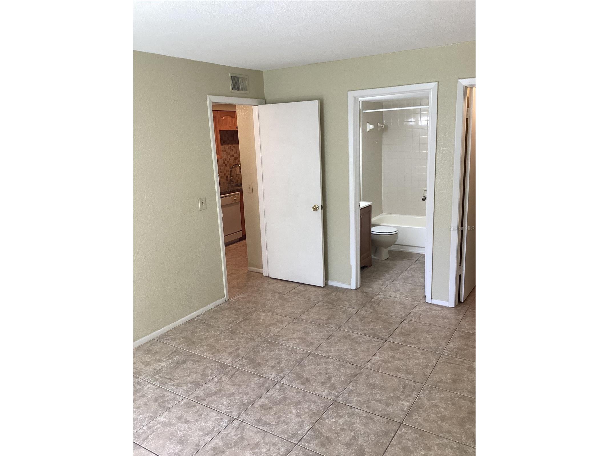 14321 Hanging Moss Circle #101 Tampa FL 33613 TB8498088 image15