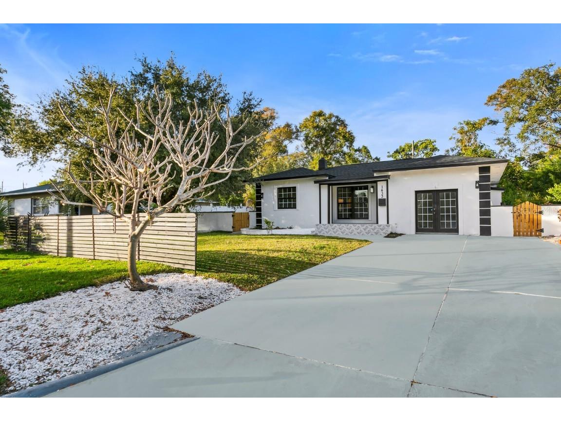 1433 27th Avenue S Saint Petersburg FL 33705 T3498382 image1