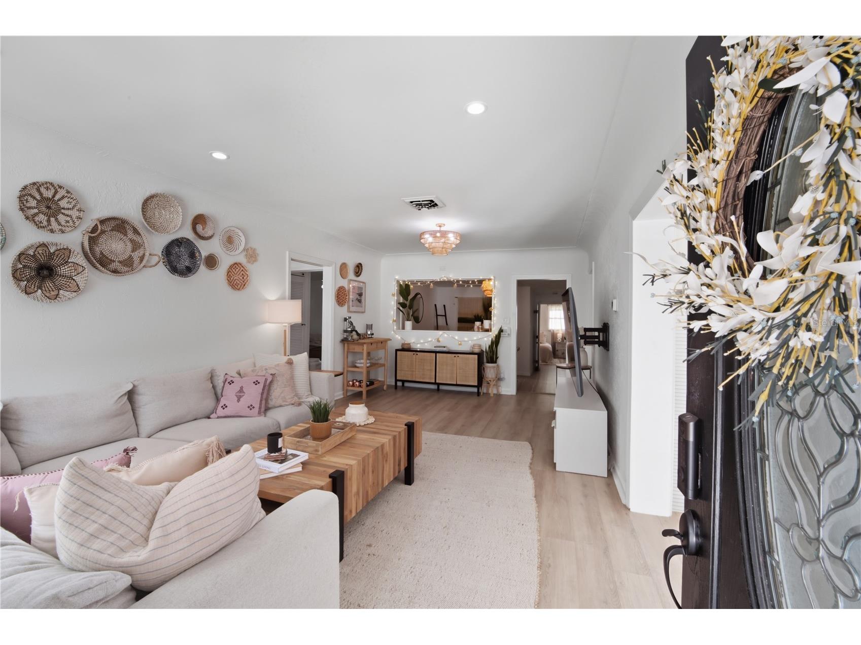 1433 27th Avenue S Saint Petersburg FL 33705 TB8436782 image3