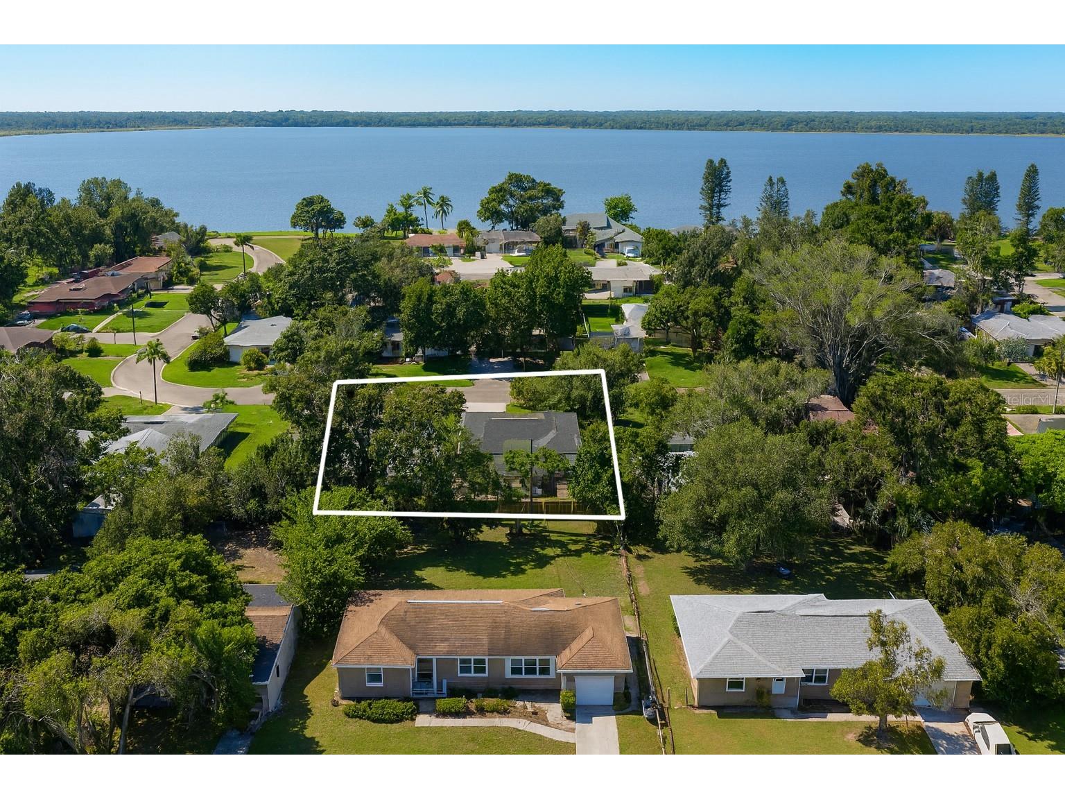 1433 27th Avenue S Saint Petersburg FL 33705 TB8436782 image40