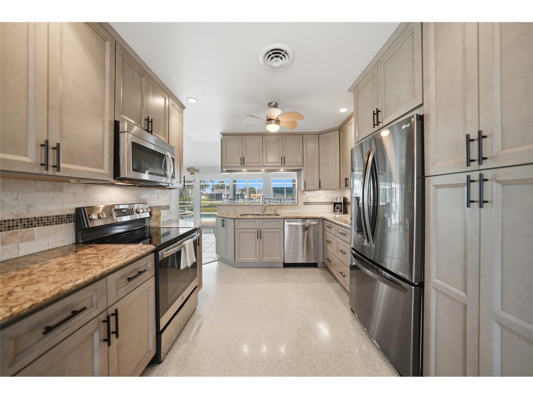 1433 Lemon Bay Drive Englewood FL 34223 D6147608 image10