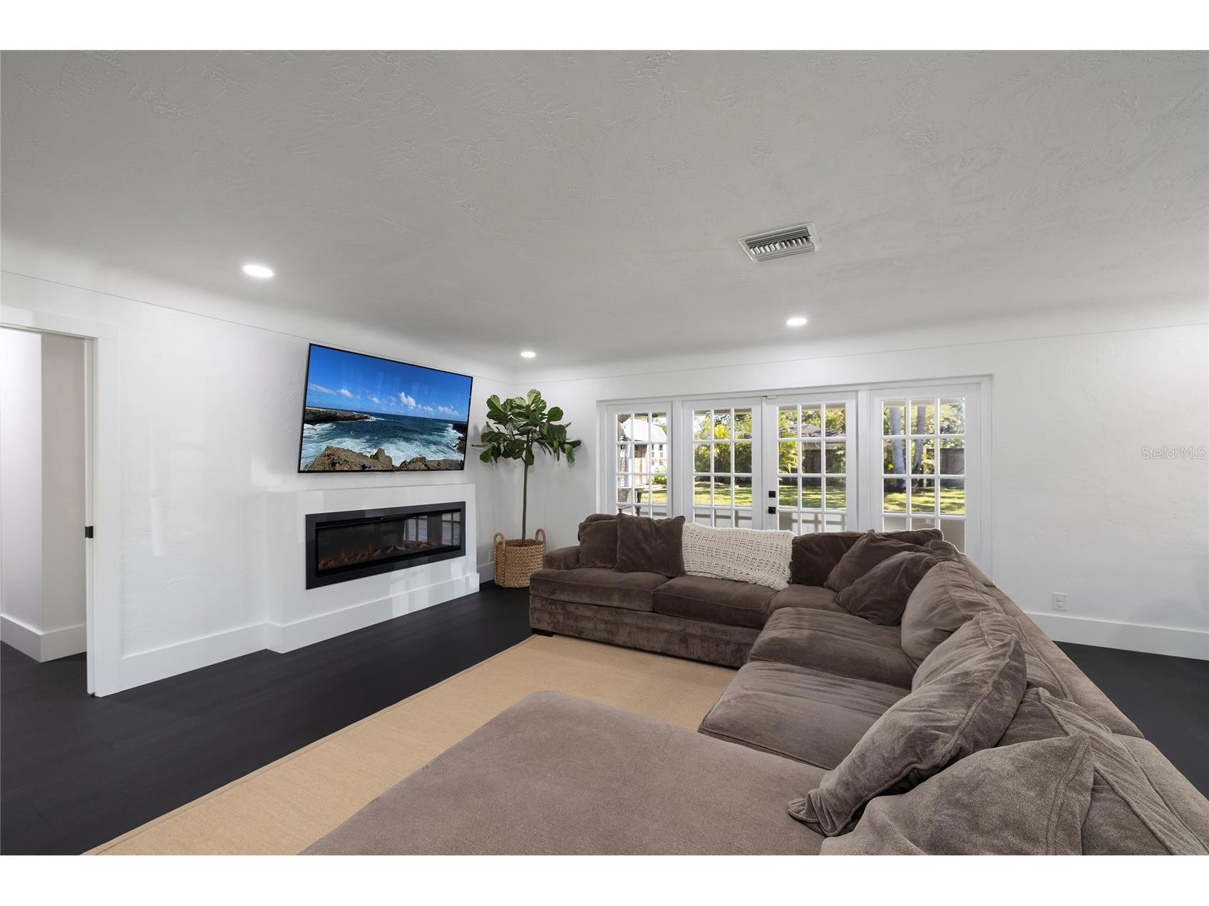 1433 Park Street N Saint Petersburg FL 33710 TB8480849 image14