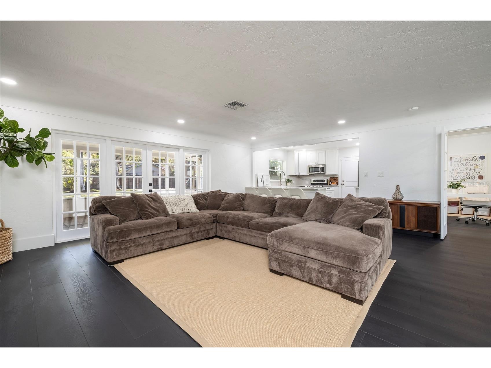 1433 Park Street N Saint Petersburg FL 33710 TB8480849 image15