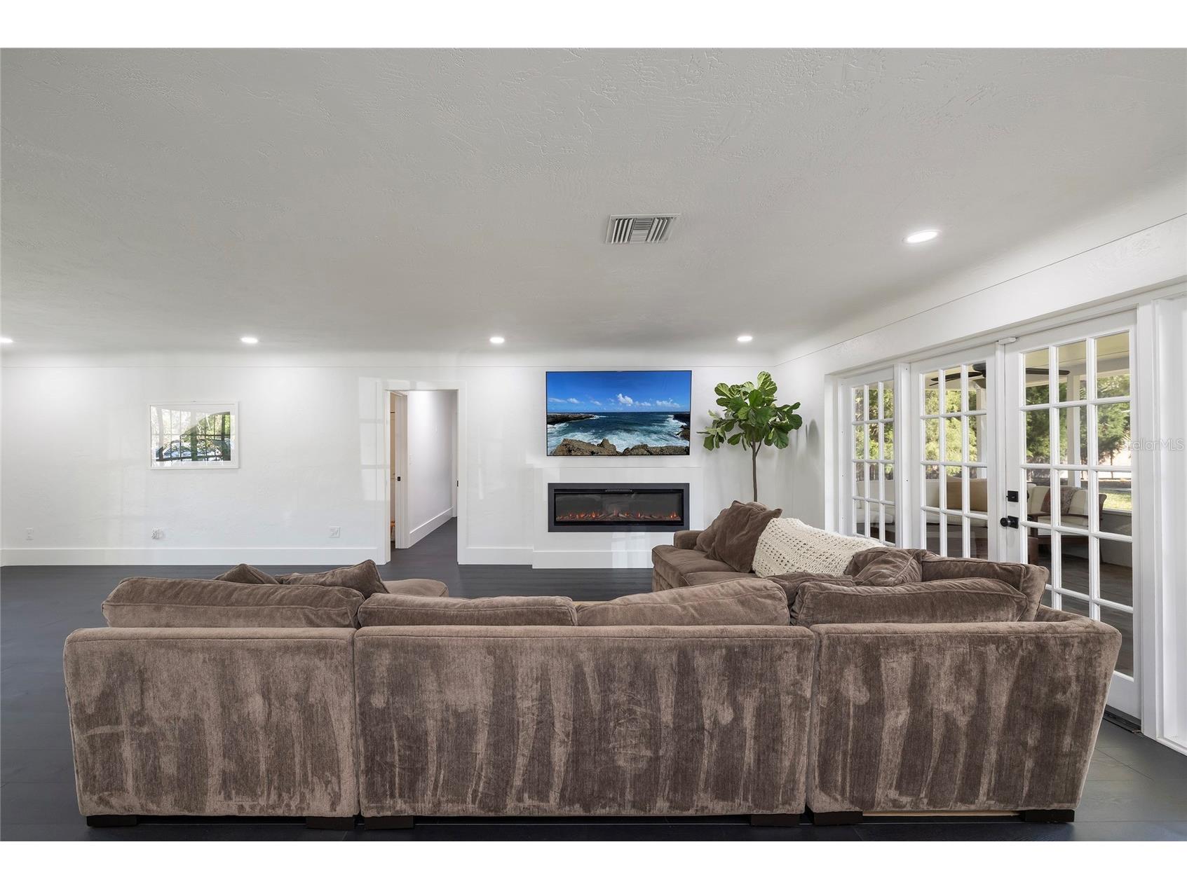 1433 Park Street N Saint Petersburg FL 33710 TB8480849 image16