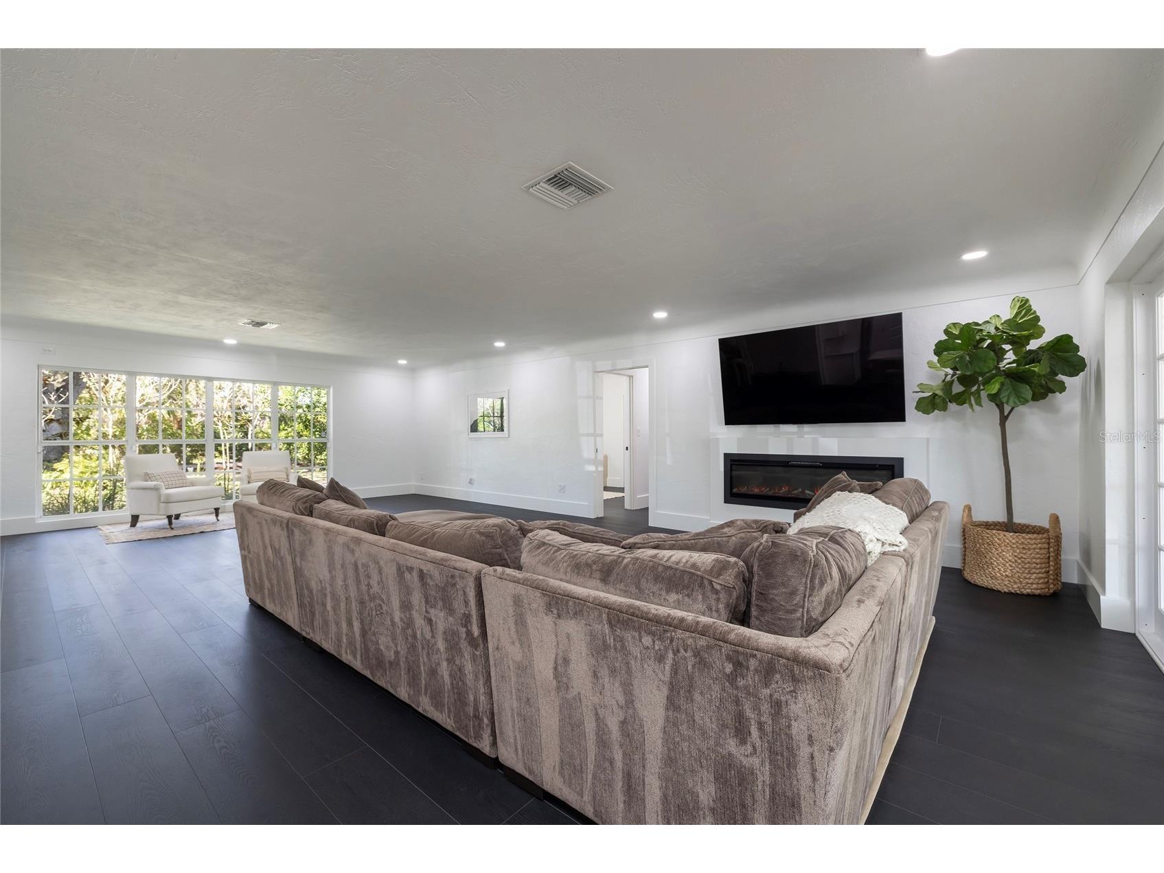 1433 Park Street N Saint Petersburg FL 33710 TB8480849 image17