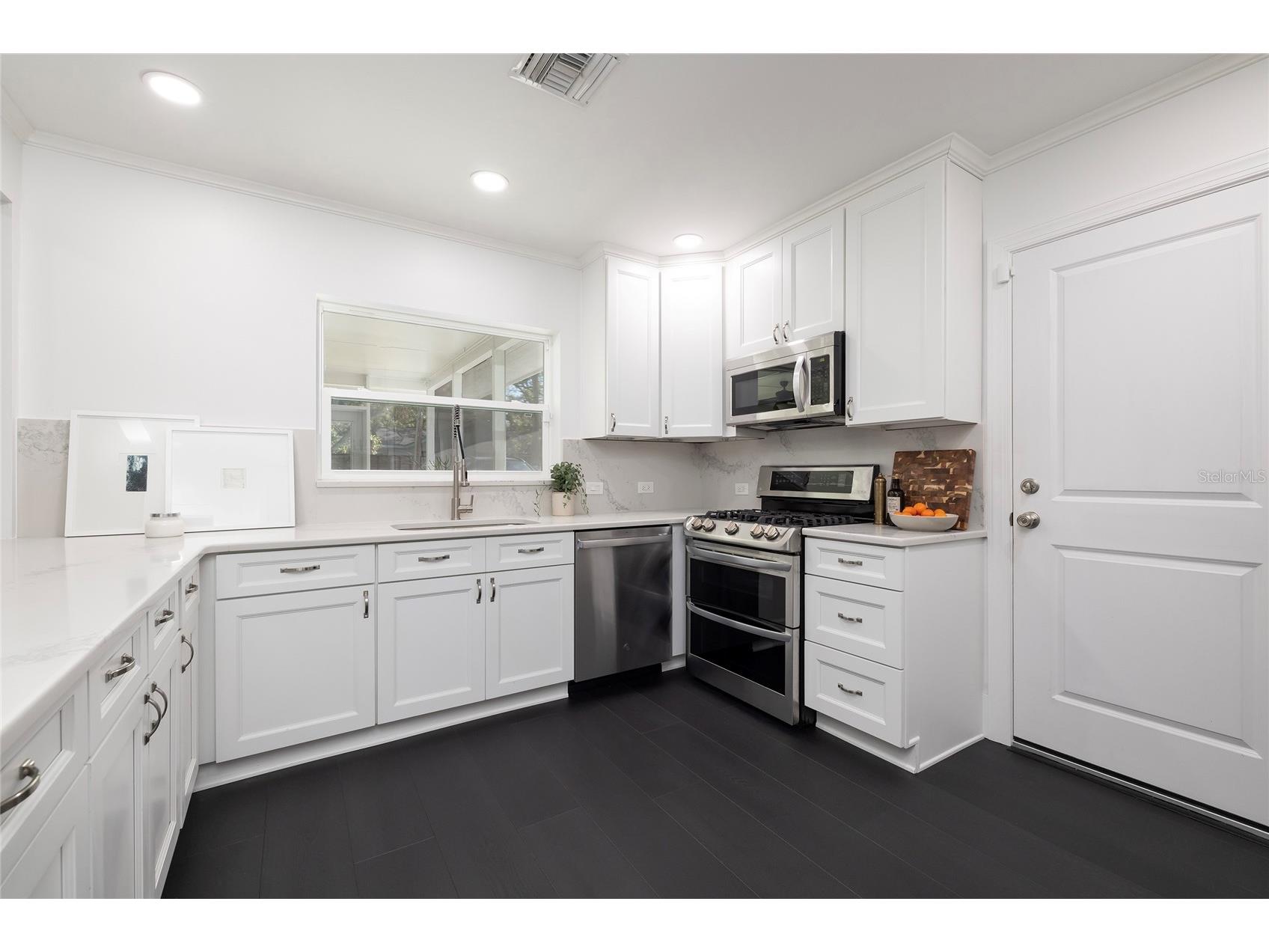 1433 Park Street N Saint Petersburg FL 33710 TB8480849 image7