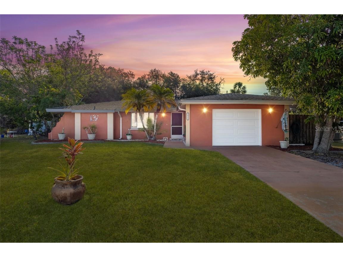 1434 Beacon Drive Port Charlotte FL 33952 A4651102 image1